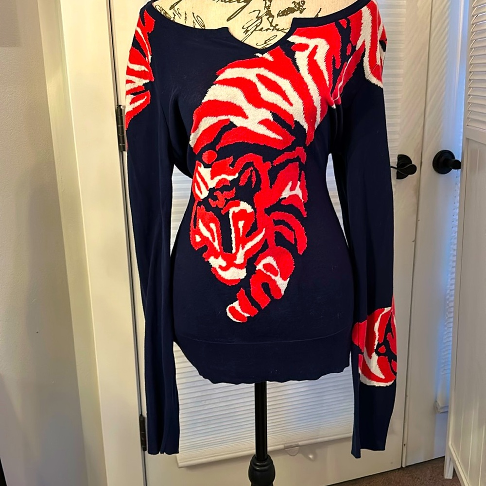 Rare Tiger Lilly Pulitzer sweater in Navy size large